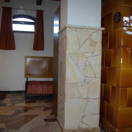 ゲストハウス Dabasi Lovas Vendeghaz